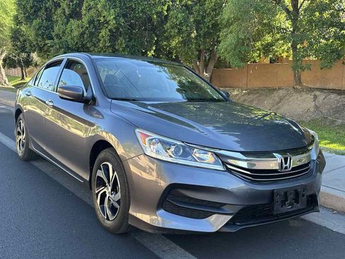 Used 2017 Honda Accord LX image 2