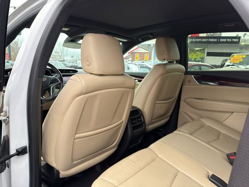 Used 2017 Cadillac XT5 Luxury w/ Driver Awareness Package image 12