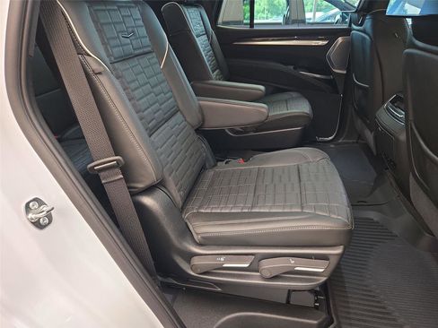 New 2026 Cadillac Escalade V w/ LPO, ONYX Package AWD/4WD image 30