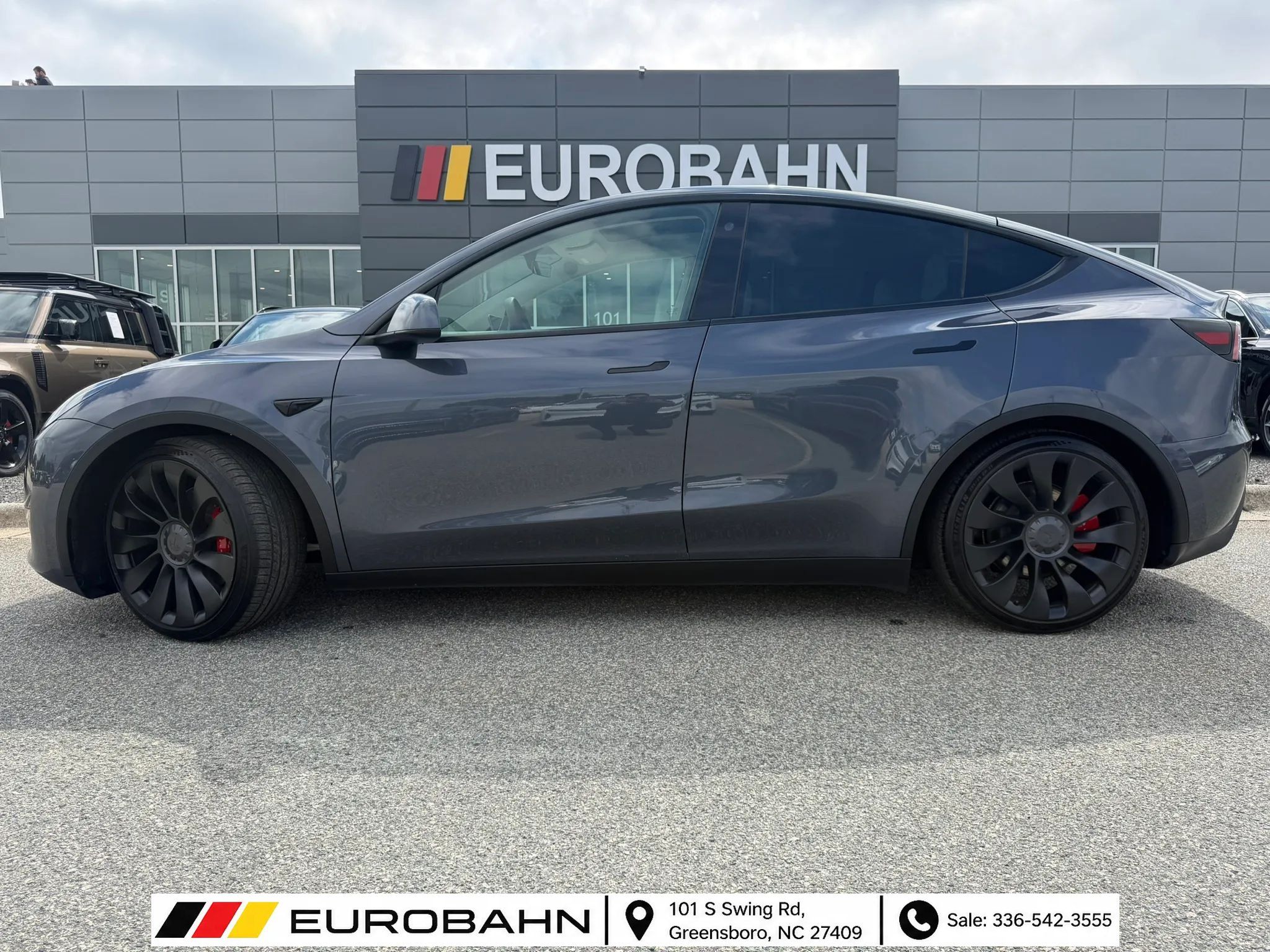 Used 2023 Tesla Model Y Performance AWD/4WD image 2
