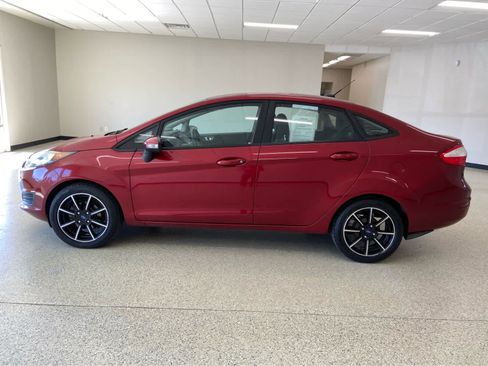 Used 2016 Ford Fiesta SE image 9