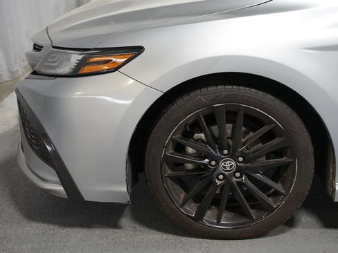 Used 2021 Toyota Camry XSE image 5