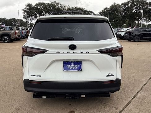 New 2026 Toyota Sienna XLE Woodland Edition AWD/4WD image 8