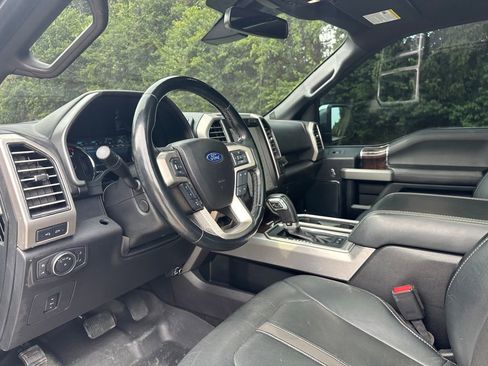 Used 2017 Ford F150 Platinum w/ Equipment Group 701A Luxury AWD/4WD image 9