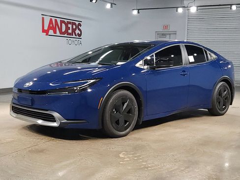 New 2026 Toyota Prius Plug-In Hybrid FWD image 3