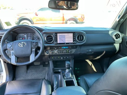 Certified 2023 Toyota Tacoma TRD Off-Road w/ TRD Premium Off Road Package AWD/4WD image 11