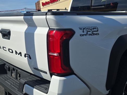 Used 2024 Toyota Tacoma TRD Off-Road w/ TRD Off Road Premium Package image 7