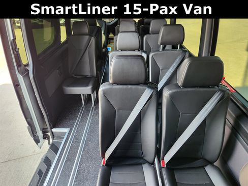 Used 2024 Mercedes-Benz Sprinter 3500 image 30