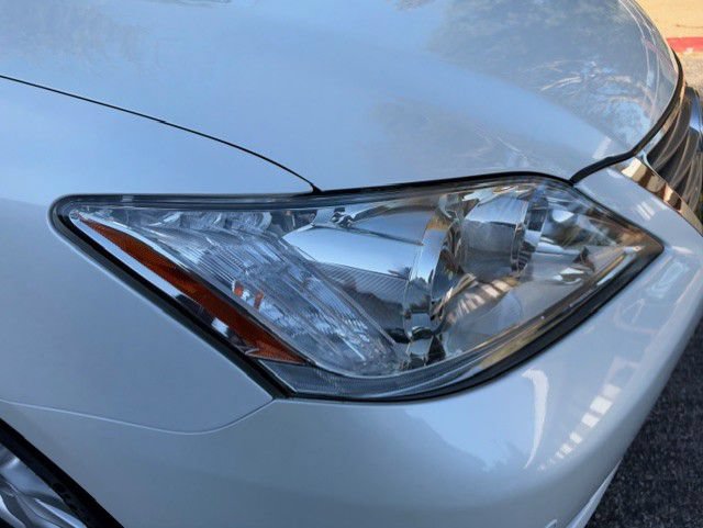 Used 2010 Lexus ES 350 w/ Preferred Accessory Package FWD image 4