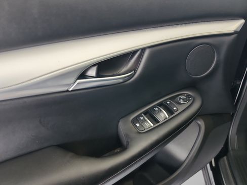 Used 2021 INFINITI QX50 Luxe w/ Appearance Package FWD image 17