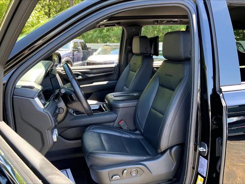 Used 2021 GMC Yukon Denali w/ Denali Premium Package AWD/4WD image 27