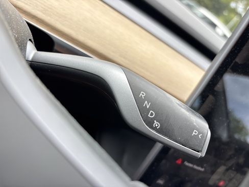 Used 2022 Tesla Model 3 Long Range AWD/4WD image 25