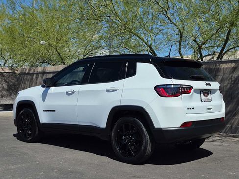 Used 2023 Jeep Compass Latitude AWD/4WD image 6