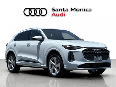 Used 2025 Audi Q5 Premium Plus w/ Premium Plus AWD/4WD image 9