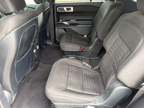 Used 2020 Ford Explorer XLT RWD image 14