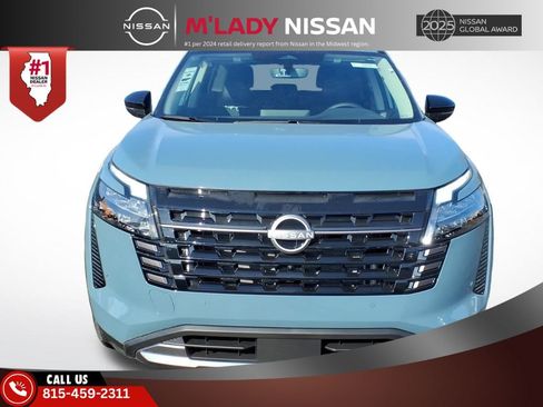 New 2026 Nissan Pathfinder SL image 2