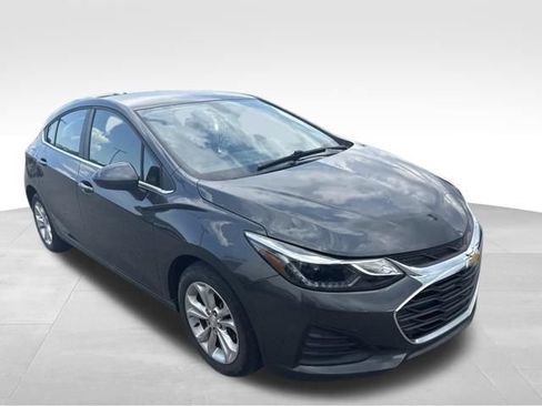 Used 2019 Chevrolet Cruze LT w/ LT True North Edition FWD image 3