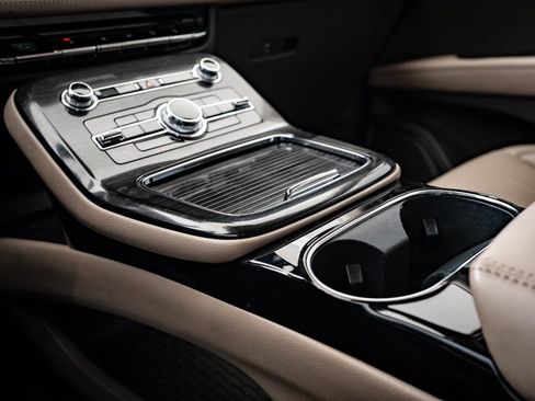 Used 2021 Lincoln Nautilus FWD w/ Equipment Group 101A image 36