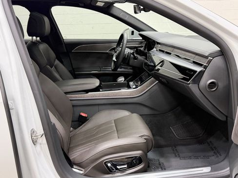 Used 2025 Audi A8 L 3.0T w/ Executive Package image 32