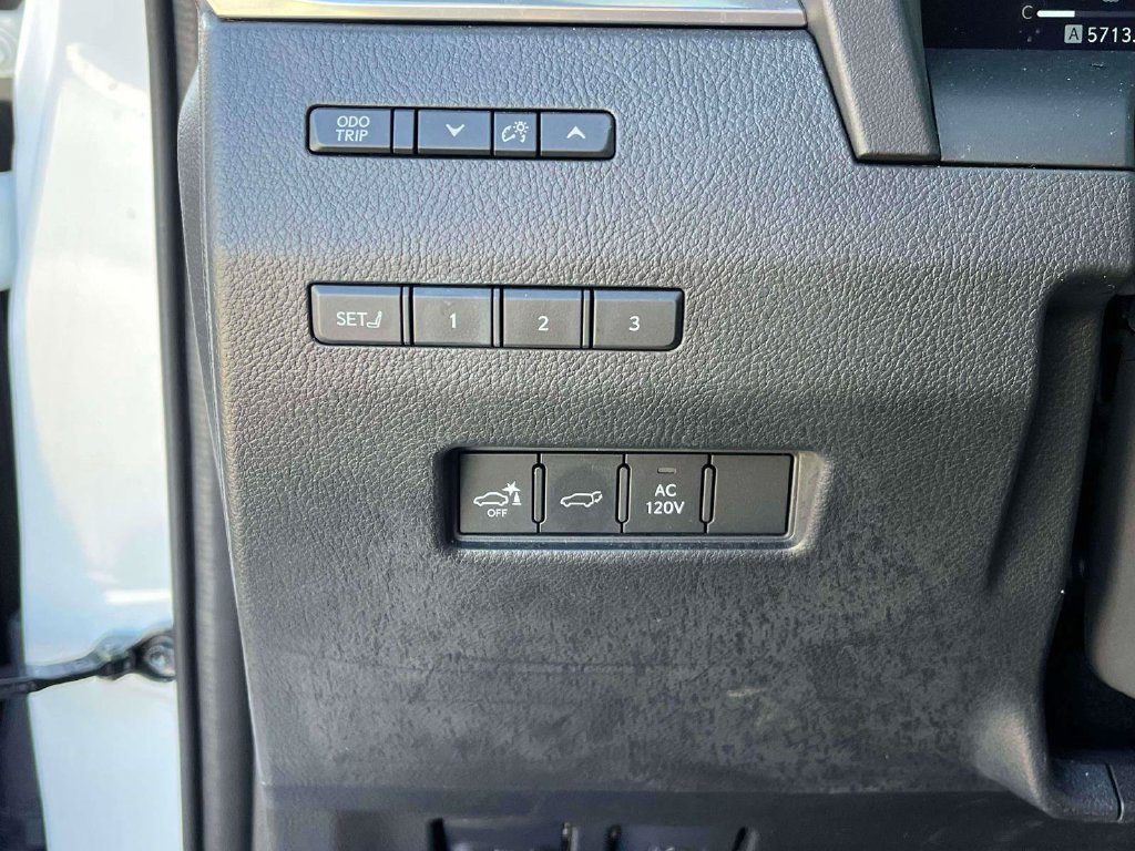 Used 2025 Lexus GX 550 w/ Cold Area Package AWD/4WD image 17