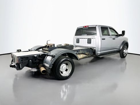 Used 2022 RAM 5500 Tradesman w/ Chrome Appearance Group AWD/4WD image 7