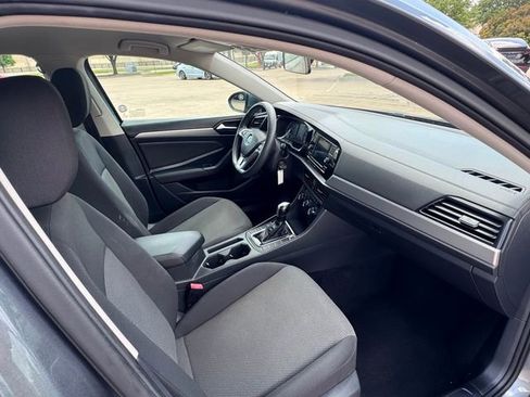 Used 2021 Volkswagen Jetta S image 9