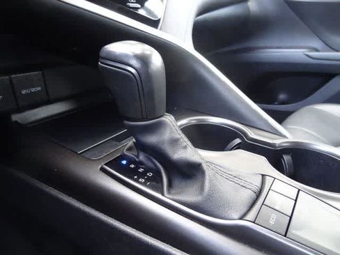 Used 2024 Toyota Camry SE FWD image 30