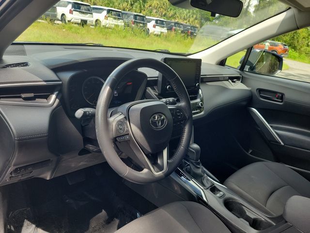 Used 2022 Toyota Corolla Cross LE AWD/4WD image 15