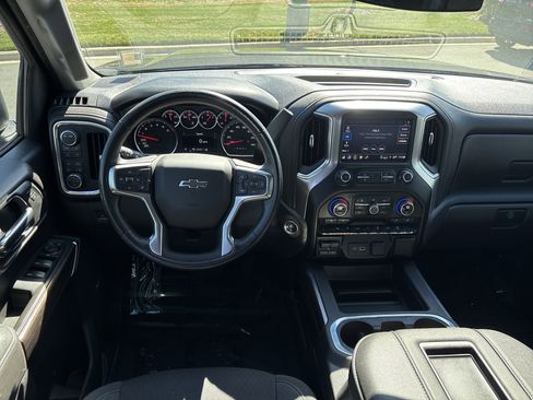 Used 2021 Chevrolet Silverado 1500 LT Trail Boss w/ Convenience Package II image 18