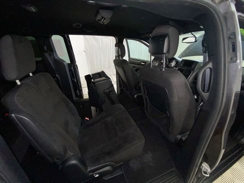 Used 2017 Dodge Grand Caravan SE FWD image 33