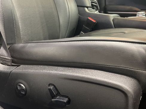 Used 2017 Chrysler 300 C image 46