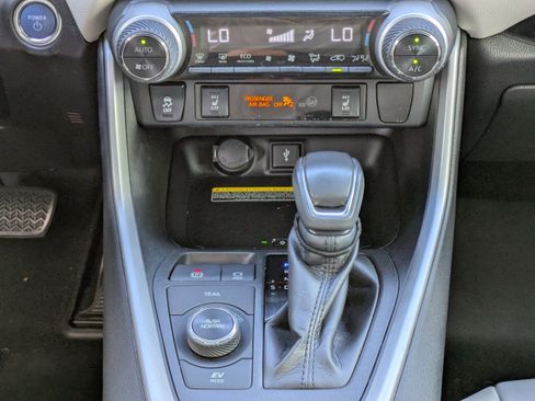 Used 2021 Toyota RAV4 XSE image 17