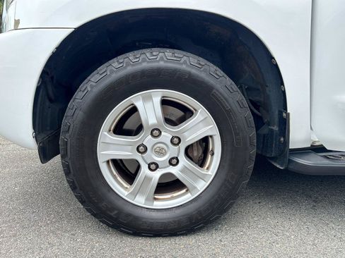 Used 2016 Toyota Sequoia SR5 RWD image 9