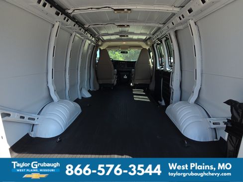 New 2026 Chevrolet Express 3500 w/ Driver Convenience Package RWD image 33