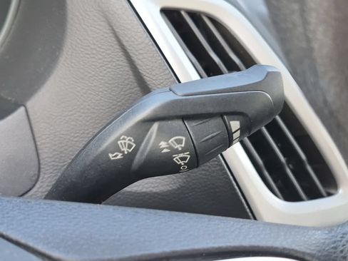Used 2014 Ford Focus SE FWD image 25