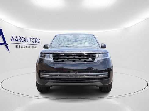 Used 2025 Land Rover Range Rover SE AWD/4WD image 2