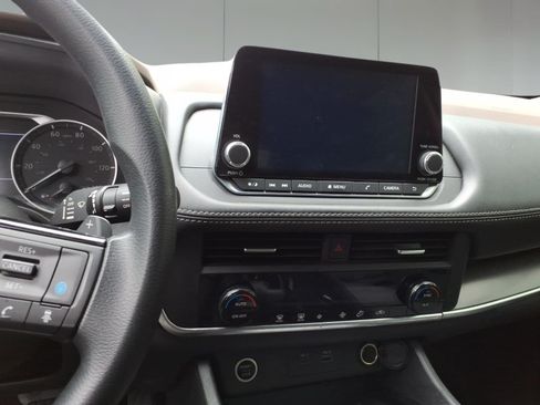 Used 2023 Nissan Rogue SV AWD/4WD image 14