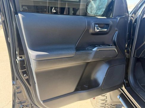 Used 2021 Toyota Tacoma TRD Sport w/ Technology Package AWD/4WD image 35