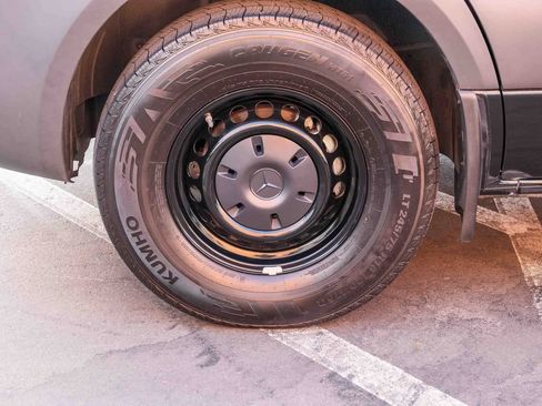 Used 2024 Mercedes-Benz Sprinter 2500 image 10