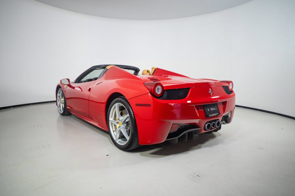Used 2014 Ferrari 458 Spider RWD image 11