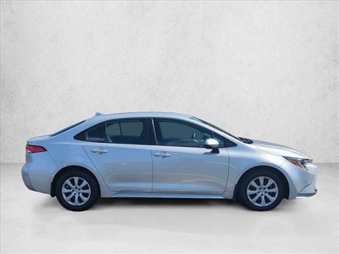 Certified 2025 Toyota Corolla LE FWD image 4