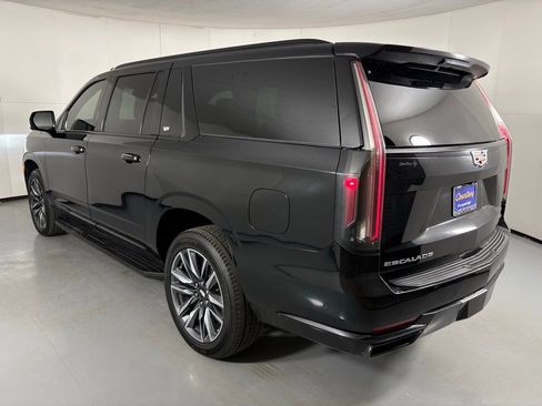 Used 2023 Cadillac Escalade ESV Sport image 6