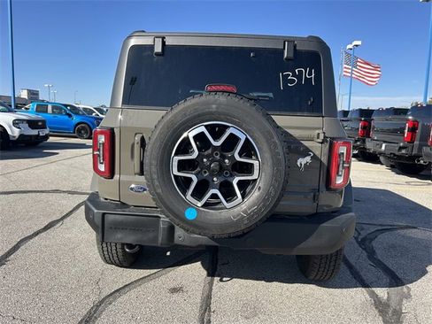 New 2025 Ford Bronco Outer Banks image 6