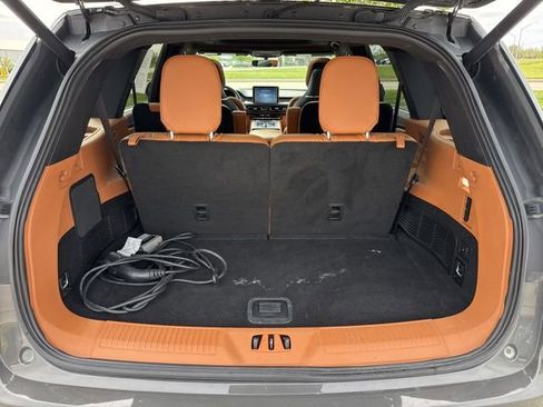 Used 2020 Lincoln Aviator Black Label Grand Touring w/ Class IV Trailer Tow Package AWD/4WD image 14