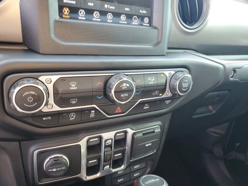 Used 2021 Jeep Gladiator Sport image 22