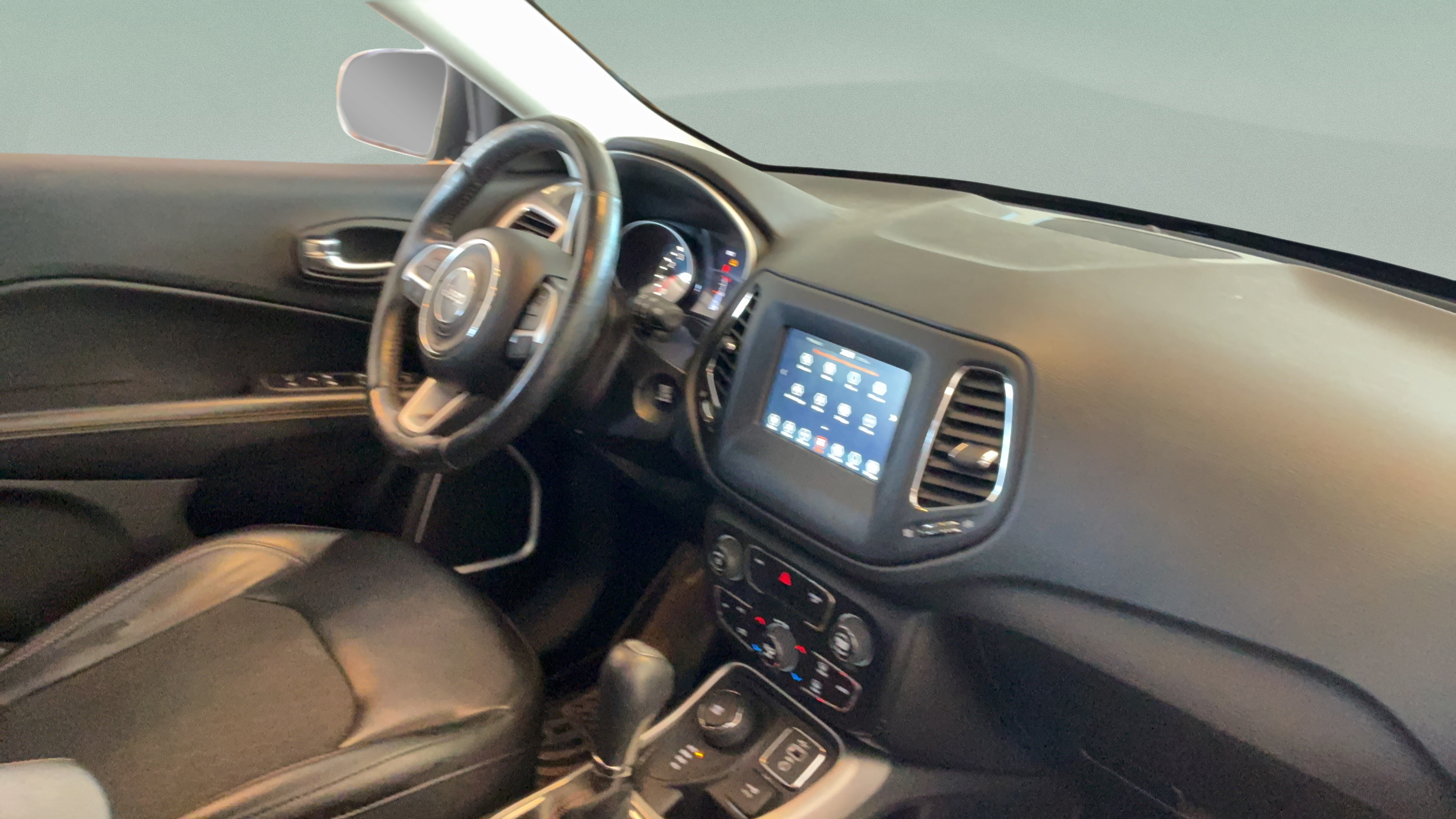 Used 2019 Jeep Compass Latitude w/ Popular Equipment Group AWD/4WD image 35