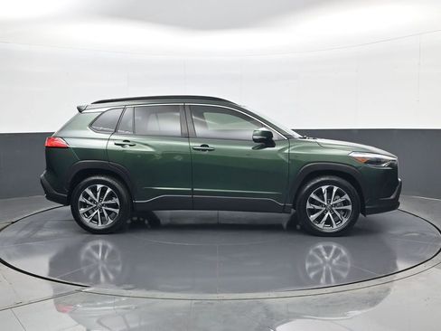 Used 2023 Toyota Corolla Cross XLE w/ Convenience Package FWD image 4