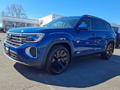 New 2026 Volkswagen Atlas SE image 2