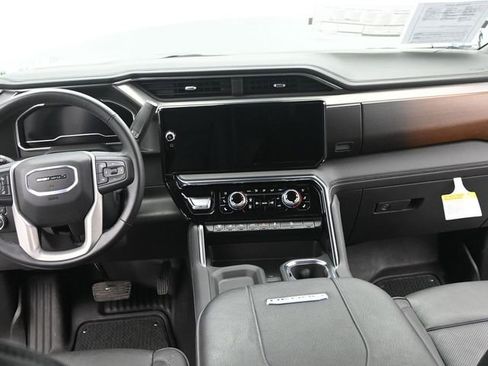 Used 2025 GMC Sierra 2500 Denali w/ Technology Package image 24