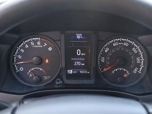 Used 2018 Toyota Tacoma SR AWD/4WD image 13